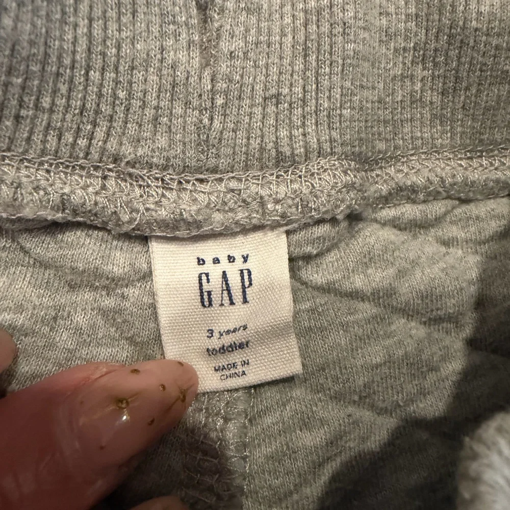 GAP Kids Gray Quilted Sweat Outfit
